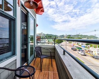 The Best Views of Grand Haven Channel & Lake Michigan from Brezza Di Lago 11 - Grand Haven - Balcony