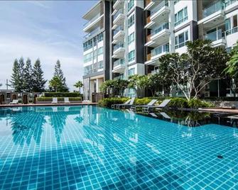 Luxury En Suite Apartment by PW - Hua Hin - Zwembad