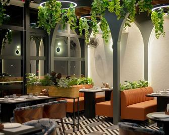 Hotel Yog Vashishth - רישיקש - מסעדה