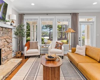 12th Fairway Cottage at the Landing, Reynolds Lake Oconee. Lake Access! - Greensboro - Obývací pokoj