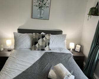 Honeybee House - Redcar - Bedroom
