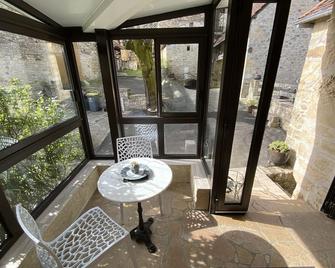 Beautiful 4 bedroom family home between Lascaux and Hautefort - La Bachellerie - Balcón