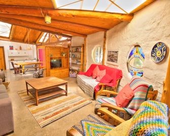 Pilliga Pottery Creative Farmstay - Coonabarabran - Obývací pokoj