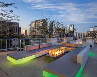 2Bed/2Bath Deluxe Suite in Central Austin Resort with a Rooftop Pool!! - Austin - Balcony