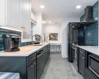 Beautiful 3 Bedroom Retreat walking distance to Downtown St. Michaels - Saint Michaels - Cocina