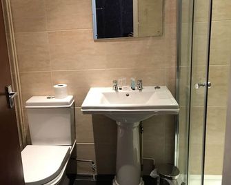 ذا إمباسي هوتل - Great Yarmouth - حمام