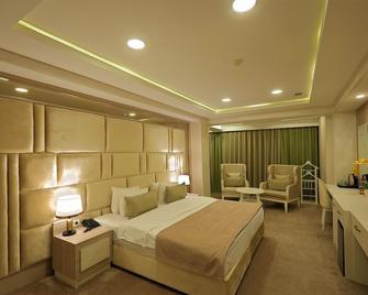 Ganjali Plaza Hotel - Baku - Bedroom