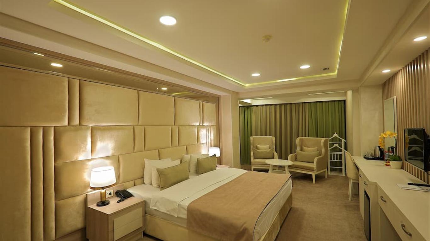 Ganjali Plaza Hotel