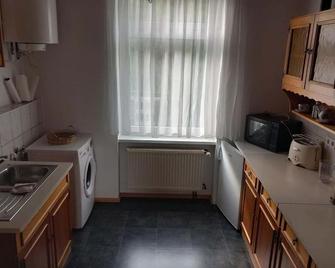 Ferienwohnung Klitsch - apartment/apartment, shower, WC, 1 bedroom - Naumburg - Küche
