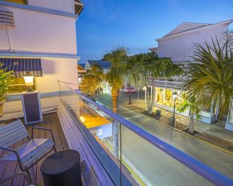 Pegasus International Hotel - Key West - Balcony