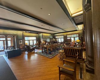 Roycroft Inn - East Aurora - Lobby