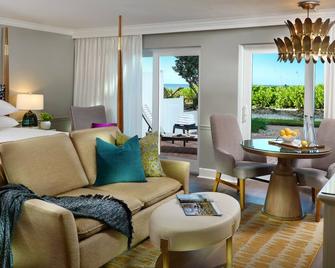 LaPlaya Beach & Golf Resort - A Noble House Resort - Naples - Living room