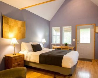 Studio A - Cozy Cottage Walking Distance to Two Beaches - Ucluelet