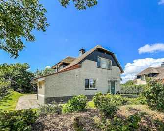 Cozy Home In Makkum With Kitchen - Makkum - Edificio
