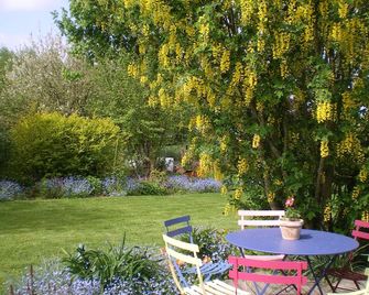 Ch. d'hôtes de la Saliais - Chavagne - Patio