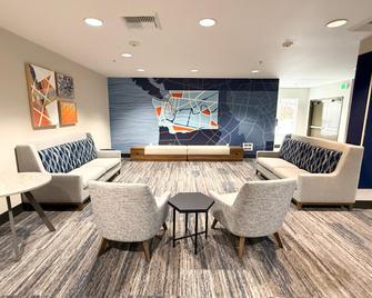 Holiday Inn Express Hotel & Suites North Sequim, An IHG Hotel - Sequim - Σαλόνι
