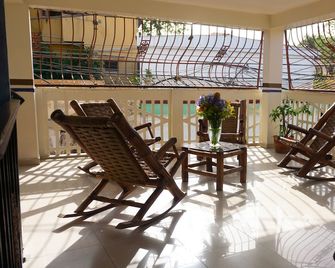 Hotel Luis V Santo Domingo - Santo Domingo - Varanda