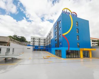 Hop Inn Hotel Davao - Dávao - Edificio