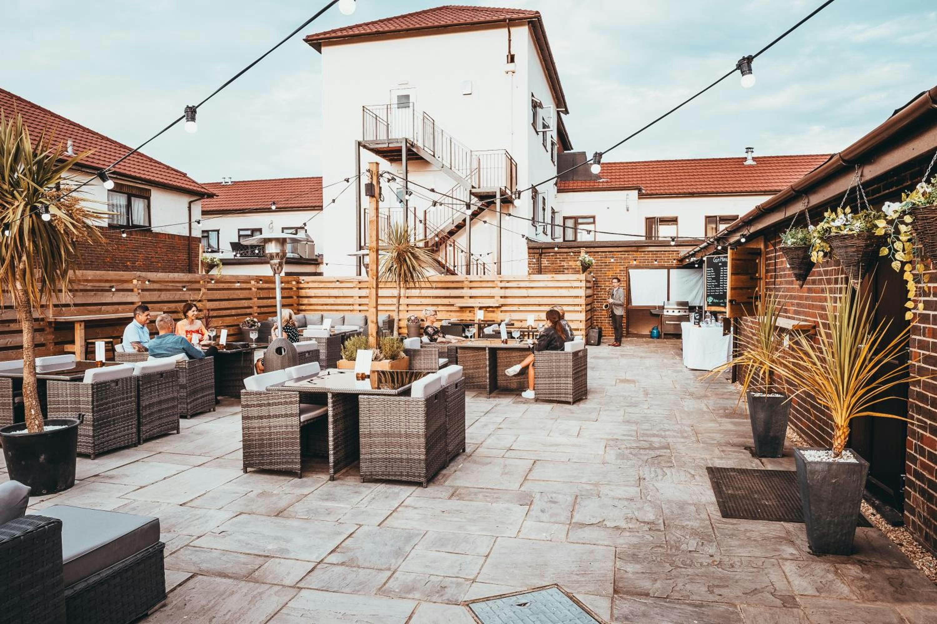 The Stones Hotel - Salisbury - Innenhof