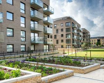Citystay - Mill Park Apartments - Cambridge - Building