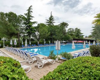 Hotel Royal - Garda - Pool