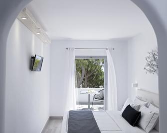 Kalisti Hotel & Suites - Thera - Bedroom