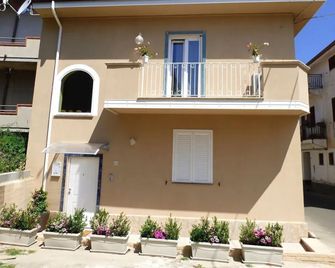 Aramoni B&B - Zambrone - Building