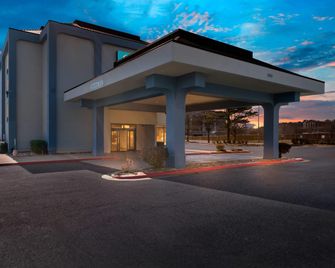 Quality Inn and Suites North Little Rock - North Little Rock - Edificio