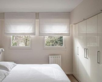 Les Suites de Catherine, la Si Calme - Nancy - Bedroom