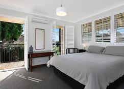 Perfectly Peaceful- Harbour Foreshores Secs Away - North Sydney - Bedroom
