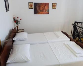 Garden Of Olive Trees - Kantanos - Schlafzimmer