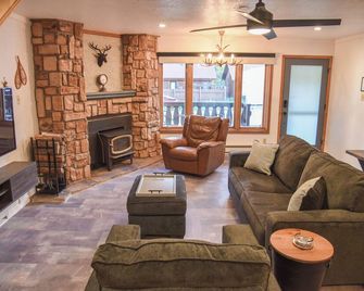 Tadala Red River Retreat (Summit View) - Red River - Sala de estar