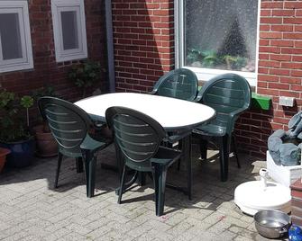 Frisian good - apartment \'tide\' your stay at the Bieber's - Varel - Innenhof