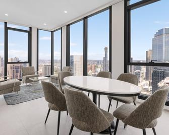 Meriton Suites Melbourne - מלבורן - חדר אוכל