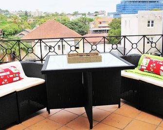 Holidayrento Beachfront Building On Bond - Sydney - Balcony