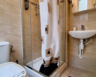 Hipotel Paris Gambetta République - Parijs - Badkamer