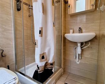 Hipotel Paris Gambetta Republique - פריז - חדר רחצה