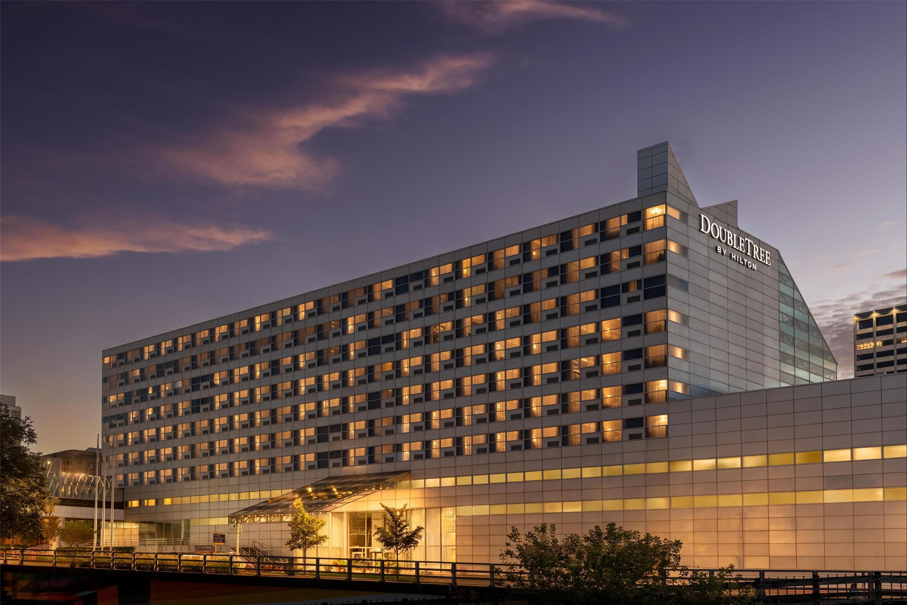 DoubleTree by Hilton South Bend - סאות' בנד - בניין