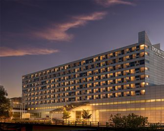 DoubleTree by Hilton South Bend - South Bend - Building