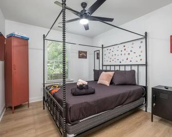 New Home W/King Bed Hot Tub In Uptown | Sylish & Fun - Charlotte