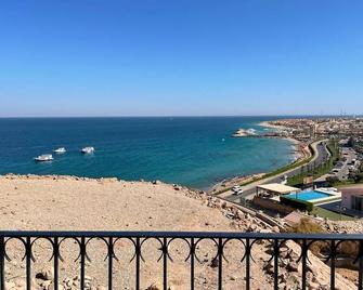 La Siesta Hotel Al Sokhna - Айн-Сохна - Патіо