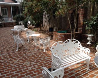 Stone House Musical B&B - Natchez