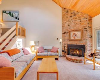 Charming Jackson Mountain Retreat on Golf Course! - Jackson - Sala de estar