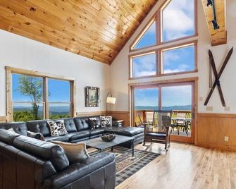 Pinecone Manor - Beech Mountain - Sala de estar