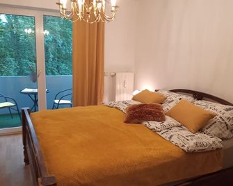 Komfortapartment am Tierpark mit 2 Balkonen - Görlitz - Bedroom