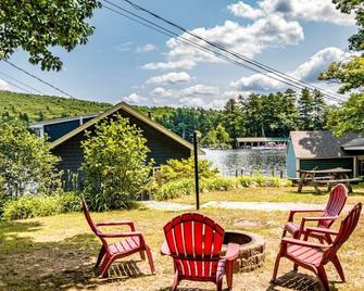 Private Dock | Grill | Fire Pit - Newbury - Патіо