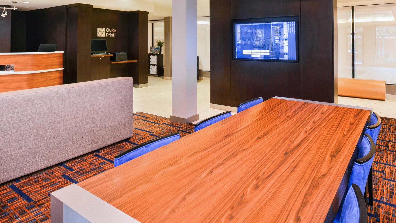 Courtyard by Marriott Beaumont