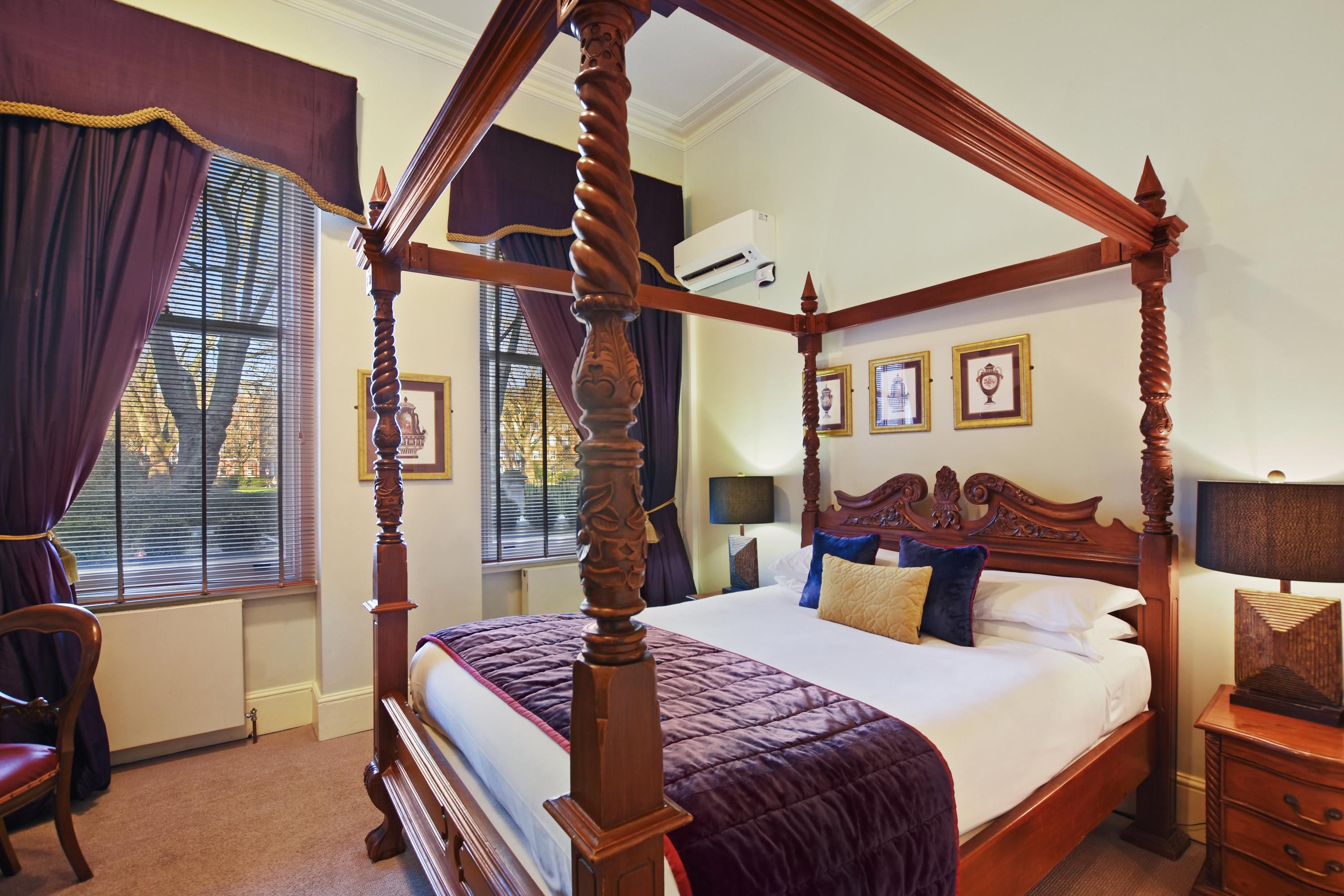 Bedroom view of Twenty Nevern Square Hotel