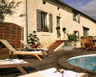 Domaine du Grand Tourtre - Chalais - Piscina