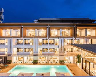 LIV Hotel Phuket Patong Beachfront (Sha Plus+) - Patong - Edificio